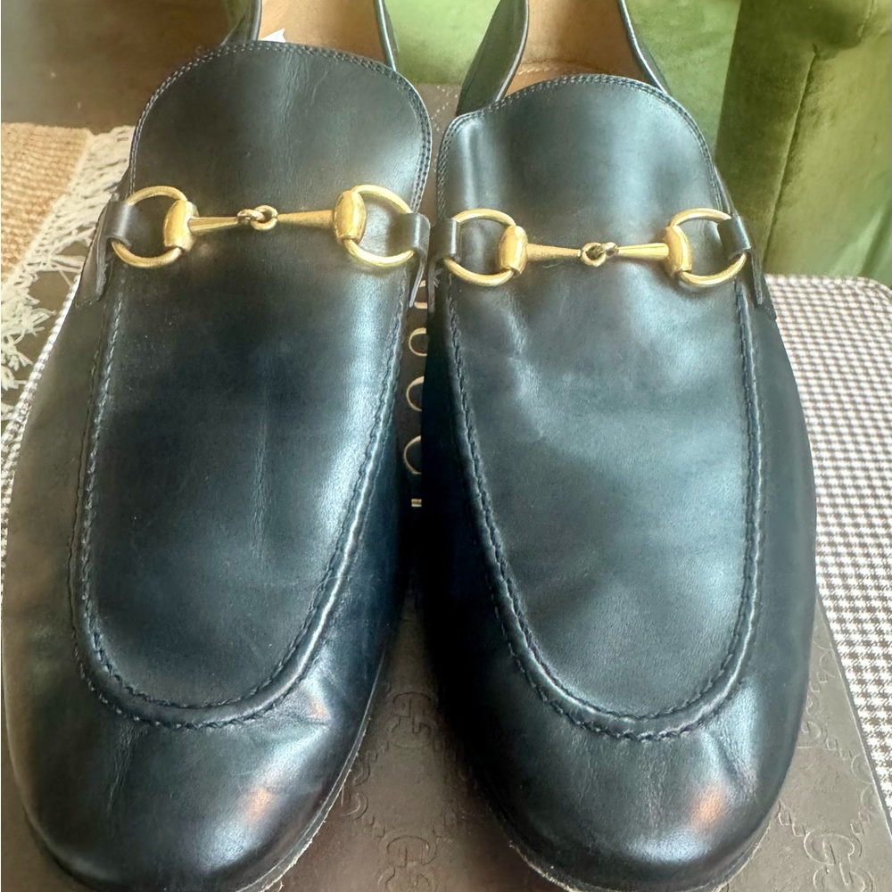Gucci Jordaan Leather Loafers in Black w/ Gold Horsebits - Picture 5 of 13